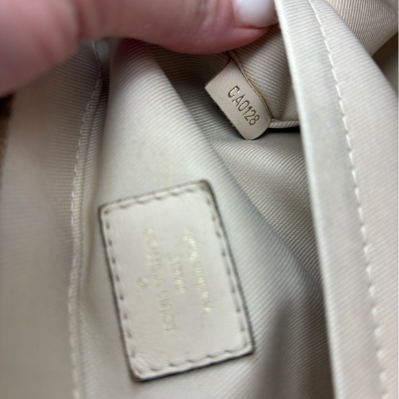 Louis Vuitton Saintonge Crème  Monogram Crossbody - Picture 14 of 16